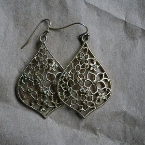 VINTAGE FLORAL WIRE EARRINGS WITH BEADING